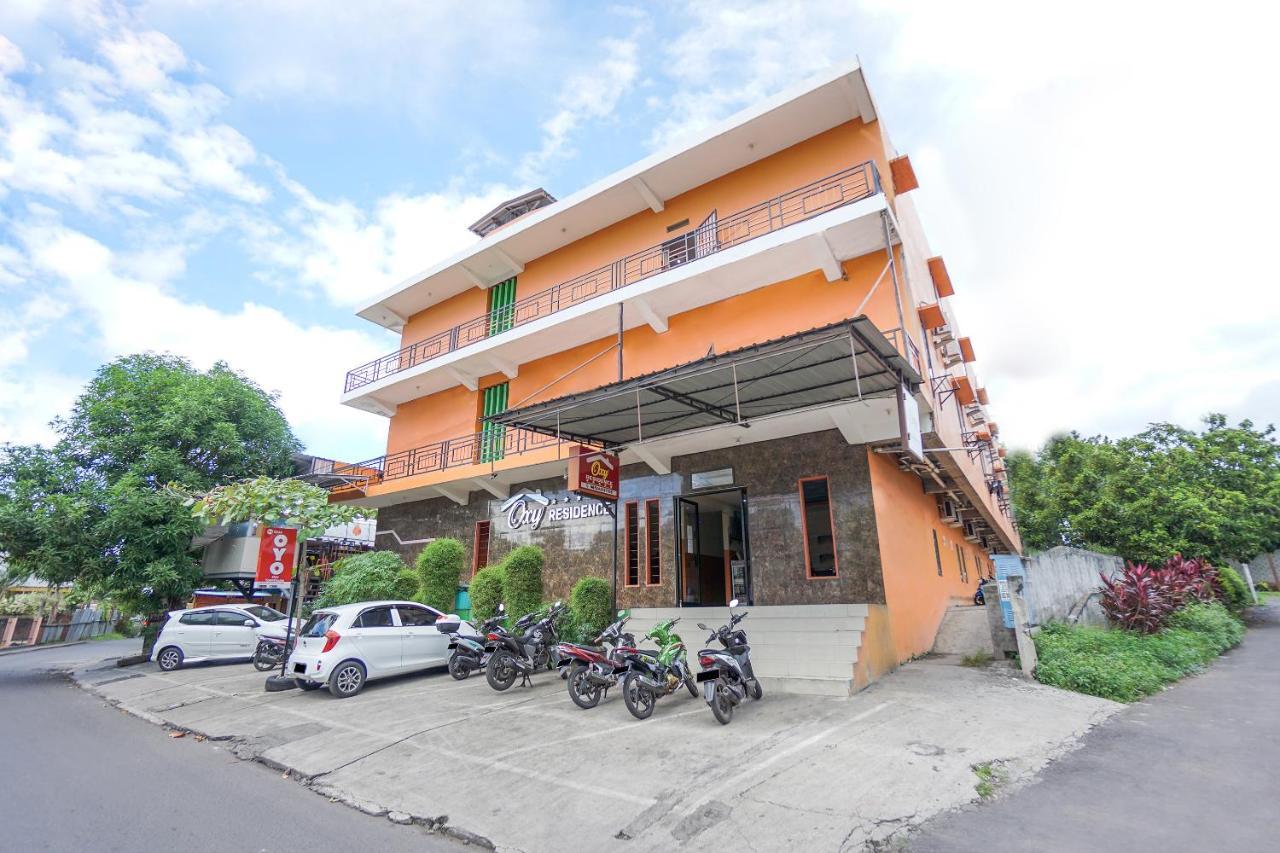 Super Oyo 2639 Oxy Townhouse Hotell Manado Eksteriør bilde